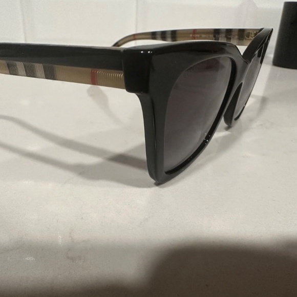 Authentic Burberry elsa designer cat eye sunglasses B 4346 main image 6